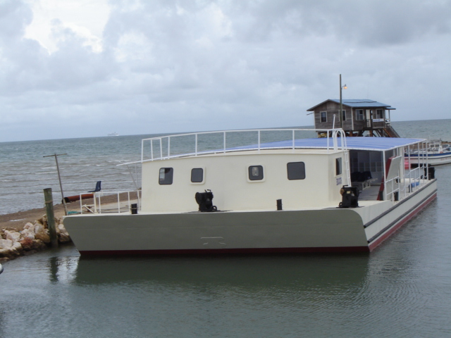 Educator Belize  Barcaza De Transferencia